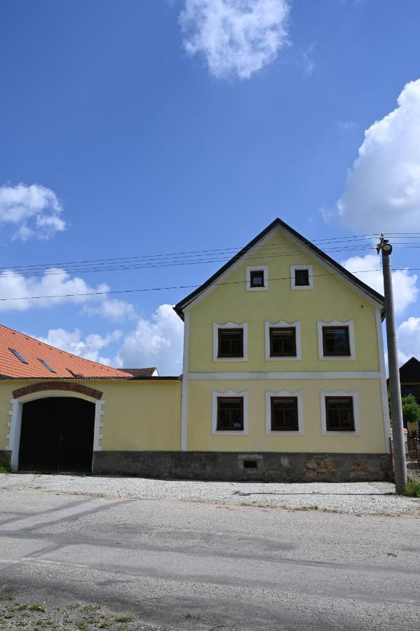 Penzion Mezi Radky Jindřichŭv Hradec Exterior photo