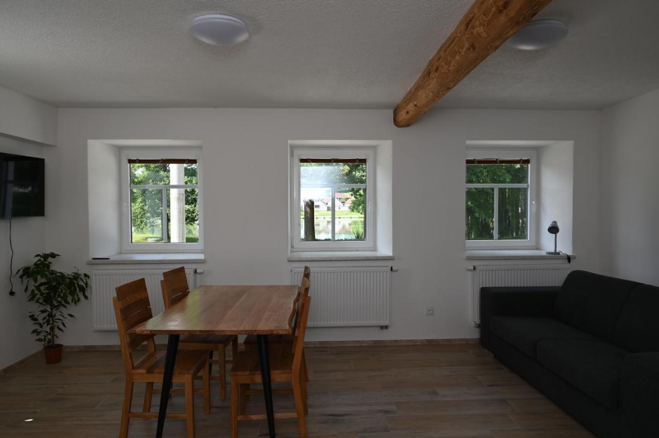 Penzion Mezi Radky Jindřichŭv Hradec Exterior photo