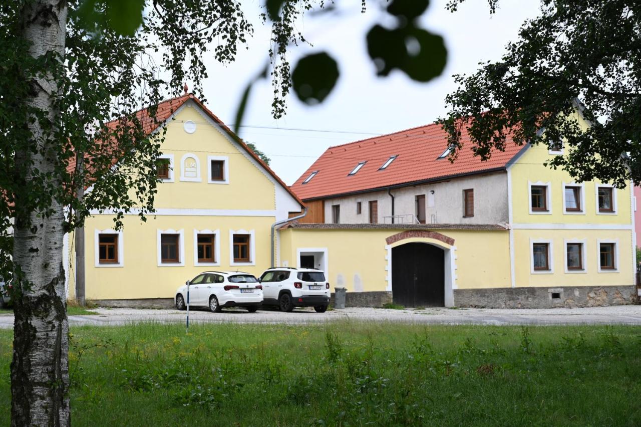 Penzion Mezi Radky Jindřichŭv Hradec Exterior photo
