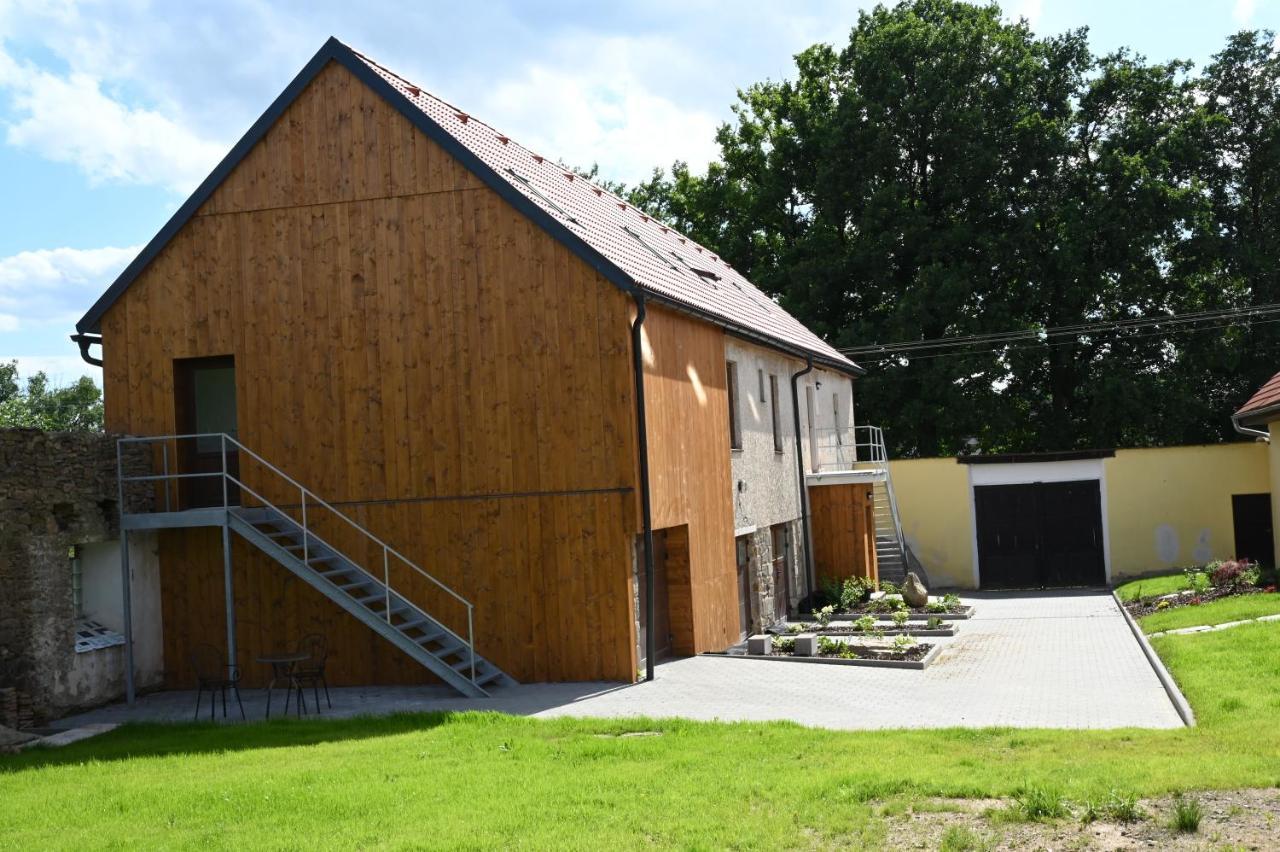 Penzion Mezi Radky Jindřichŭv Hradec Exterior photo